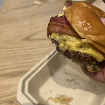 Swizzler Crispy Chicken + Smash Burgers - Signature Cheeseburger added bacon - Burgers Near Me - Washington, DC, District of Columbia