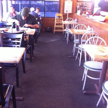 Al's Cafe - The simple interior - Mexican Near Me - Fresno, California