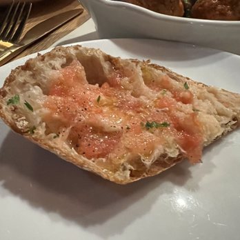 Dos Besos - pan con tomate - Spanish Near Me - Pasadena, California Dos Besos - pan con tomate - Spanish Near Me - Pasadena, California