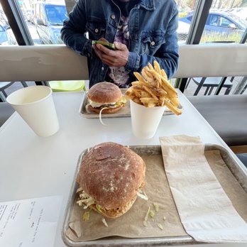 Burger Lounge - Burgers Near Me - Campbell, California