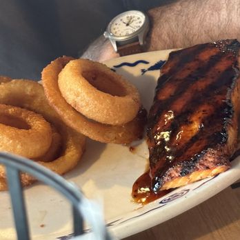 Bonito Boathouse - Bourbon bbq salmon - American Near Me - Fripp Island, South Carolina Bonito Boathouse - Bourbon bbq salmon - American Near Me - Fripp Island, South Carolina