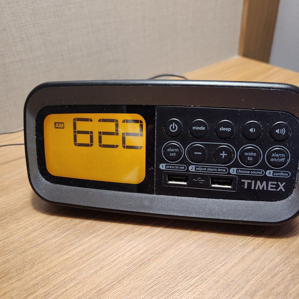 Fairfield by Marriott Inn & Suites Wenatchee - I did like this alarm clock.  Nice USB ports for your phone to charge. - Hotels Near Me - East Wenatchee, Washington