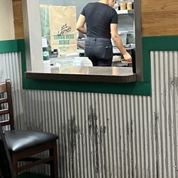 Wingstop - NO GLOVES WHEN COOKING/ BAGGING FOOD!!!!