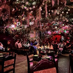 Roka Hula - Interior