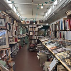 La Caverne aux Livres