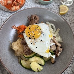 L) the Seoul Classic