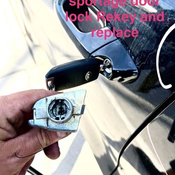 LMS locksmith - 2018 Kia Sportage
Door lock was broke
We rekey the lock to same key and replace it - Keys & Locksmiths Near Me - Orange, California LMS locksmith - 2018 Kia Sportage
Door lock was broke
We rekey the lock to same key and replace it - Keys & Locksmiths Near Me - Orange, California