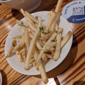 Momosan Ramen Boston - Duck fat fries ($8, disliked the duck tail fats' flavor/smell) - Bars Near Me - Boston, Massachusetts