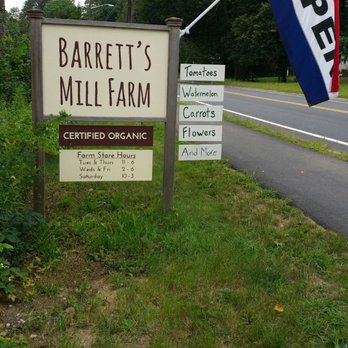 Barrett's Mill Farm - Road side sign - CSA Near Me - Concord, Massachusetts