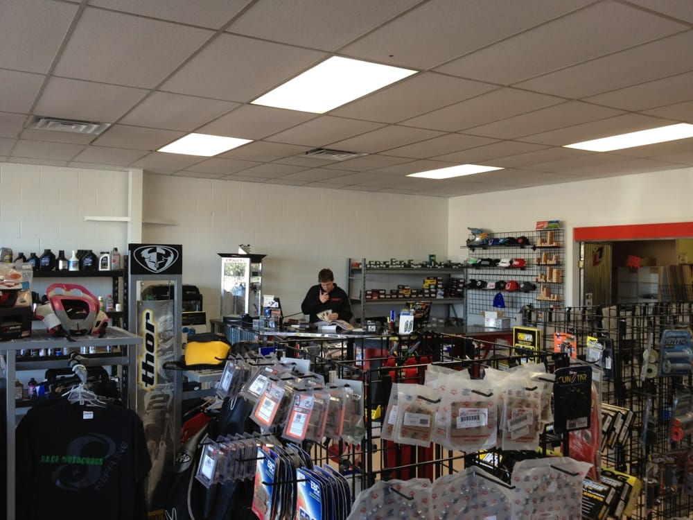 THE MOTO SHOP - Updated August 2024 - 19 Photos - 1155 SW Division St