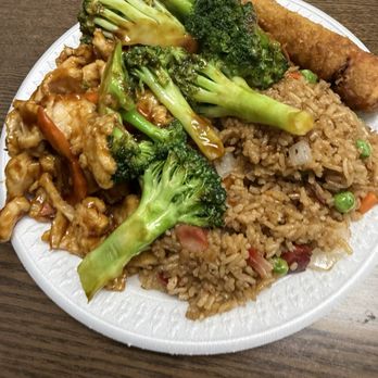 Great Wall - Chicken and broccoli combo. - Chinese Near Me - Lake Charles, Louisiana
