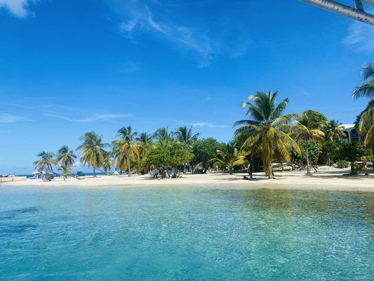 The Hotel on the Cay by null