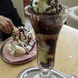 Eiscafé Leonardo - Schoko Becher & Banane spezial :)