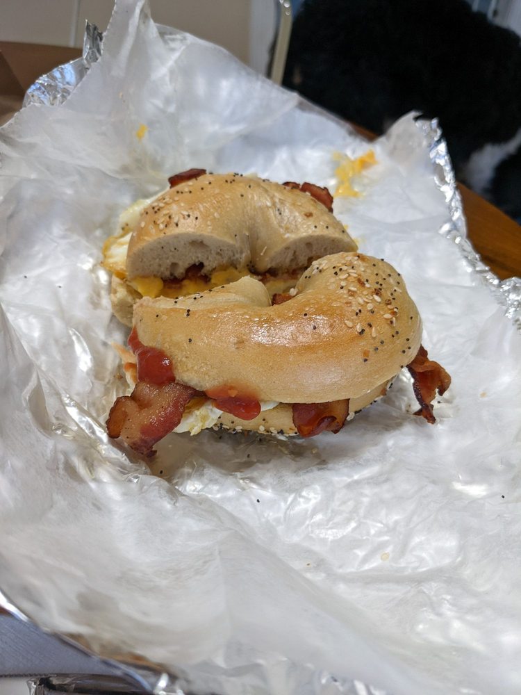 BAGELS 4 U OF KENILWORTH Updated September 2024 80 Photos & 47 Reviews 601 Blvd