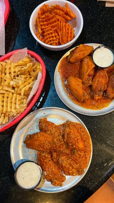 Pluckers Wing Bar by null