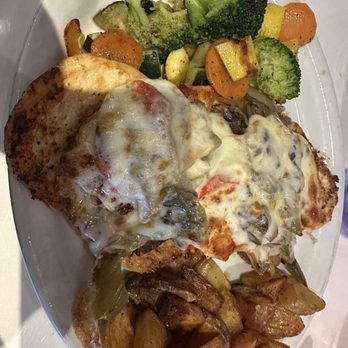 Trio - A Brick Oven Cafe - Smothered Rotisserie Chicken - Italian Near Me - Greenville, South Carolina Trio - A Brick Oven Cafe - Smothered Rotisserie Chicken - Italian Near Me - Greenville, South Carolina