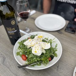 Del Lusso - Burrata salad