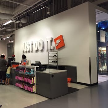 nike outlet stateline