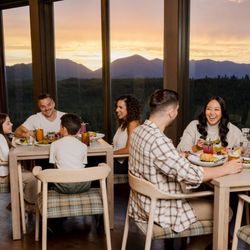 Suncadia Resort - The Source Plates & Pours dining room
