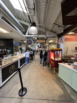 Mama Made Thai by null