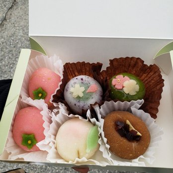 Chikara Mochi - Top row: Strawberry, Sakura, Green tea Bottom: Strawberry, Peach, Coffee/almond - Bakeries Near Me - Gardena, California