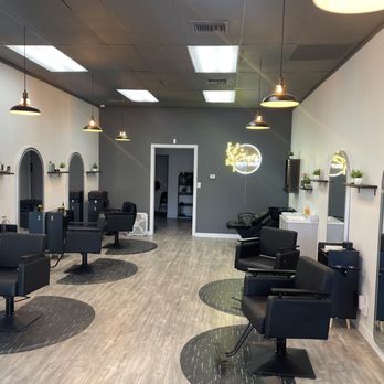 Classy Beauty Salon - Todo nuevo y limpio. - Hair Salons Near Me - Van Nuys, California Classy Beauty Salon - Todo nuevo y limpio. - Hair Salons Near Me - Van Nuys, California