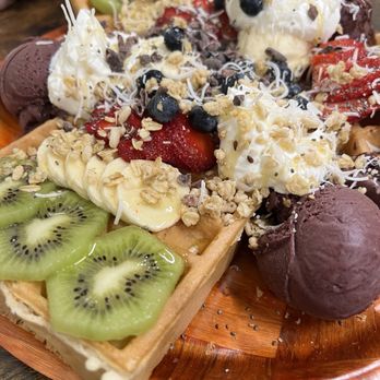 Waffle and Berry - Waffles Near Me - Honolulu, Hawaii