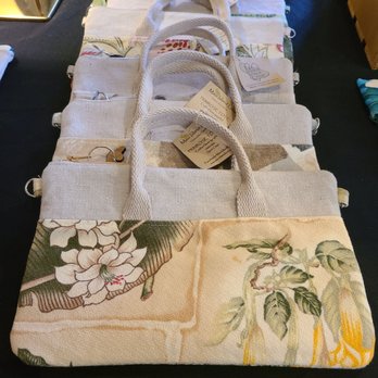 Maui Bling by Deneen - Accessories Near Me Maui Bling by Deneen - Accessories Near Me