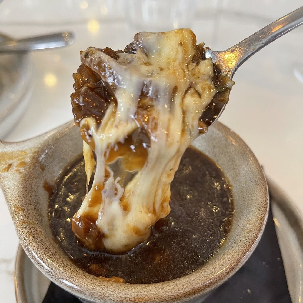 600 Kitchen & Bar - French onion soup - American Near Me - Kalamazoo, Michigan
