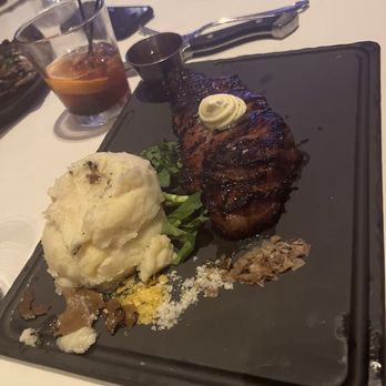 Fratelli - Wagyu - Italian Near Me - Everett, Massachusetts