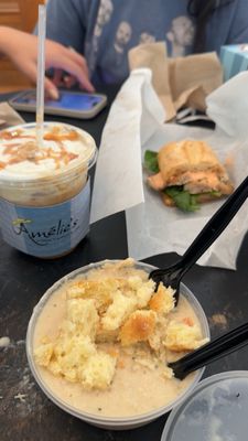 Amélie's French Bakery & Café by null