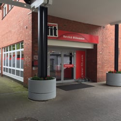 clever fit - Haupteingang... war mal ein Supermarkt, nun halt ein clever fit