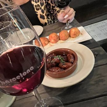 Barcelona Wine Bar - Red wine, croquettas and chistorras - Tapas/Small Plates Near Me - Miami, Florida