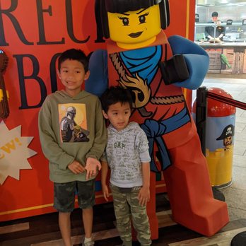 Legoland Hotel - Dinner photo op - Hotels Near Me - Carlsbad, California