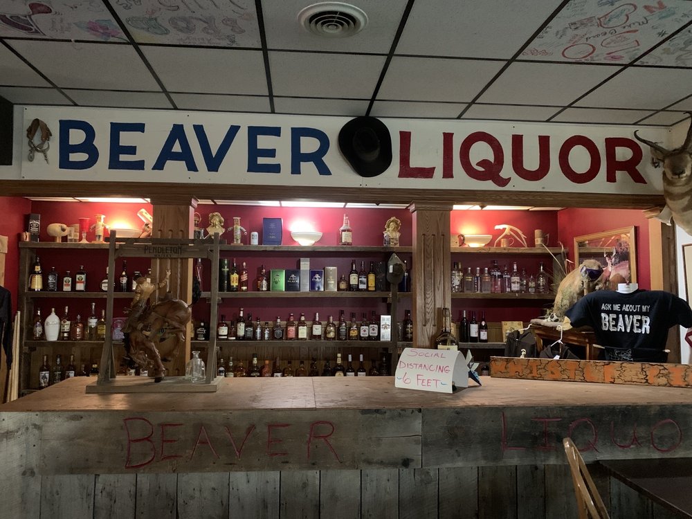 WHISTLE PIG SALOON Updated September 2024 2000 S Hwy 130, Saratoga, Wyoming Bars