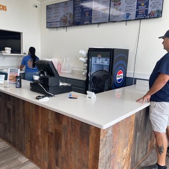 Macos Taco - Front counter where you place your order .. get your drinks. - Mexican Near Me - Knoxville, Tennessee