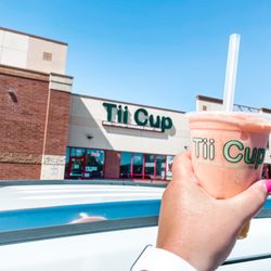 Tii Cup - Storefront and Drink