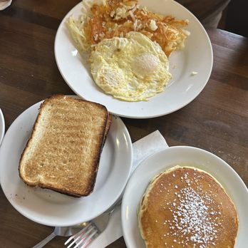 Alexanders Restaurant & Pancake House - 2 eggs w/ hashbrowns, toast, and pancakes - Breakfast & Brunch Near Me - Stickney, Illinois