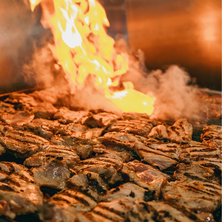 Food from Mo' Bettahs Hawaiian Style Food