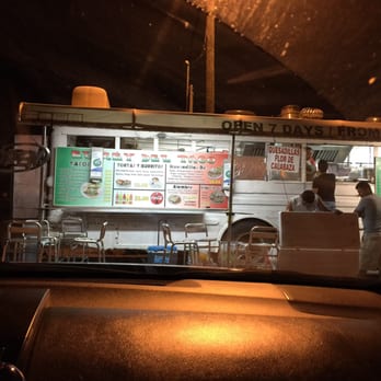 El Rey Del Taco - a food truck at night - Mexican Near Me - Lake Worth, Florida
