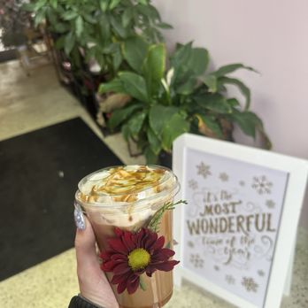 You Make Me Bloom - Iced caramel latte - Flowers & Gifts Near Me - Shelby Township, Michigan You Make Me Bloom - Iced caramel latte - Flowers & Gifts Near Me - Shelby Township, Michigan