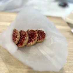 Pinkerton's Bakery - 4 In A Row: (Raspberry Jimmy Dodger @ Home)