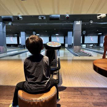 Frames Bowling Lounge - Chillin'. - Bowling Near Me - New York, New York Frames Bowling Lounge - Chillin'. - Bowling Near Me - New York, New York