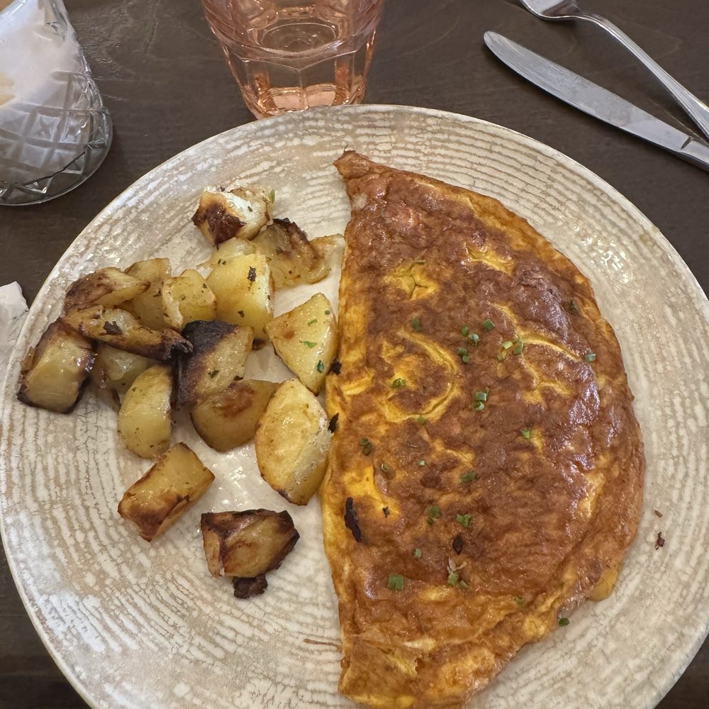 Rooster Cafè - Meat Lovers Omelette - Breakfast & Brunch Near Me - Florence, FI Rooster Cafè - Meat Lovers Omelette - Breakfast & Brunch Near Me - Florence, FI