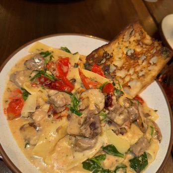 Yardbird - Short rib pappardelle ... SO good - Southern Near Me - Dallas, Texas Yardbird - Short rib pappardelle ... SO good - Southern Near Me - Dallas, Texas