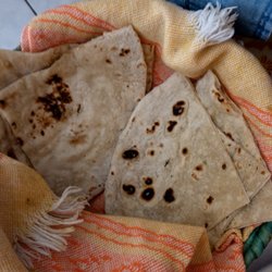 Monica - Naan