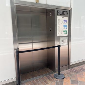 FIGat7th - Broken elevator - Shopping Centers Near Me - Los Angeles, California