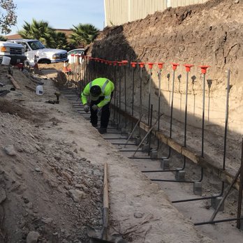 Minez Concrete - Rebar in for new retaining block wall - Masonry/Concrete Near Me