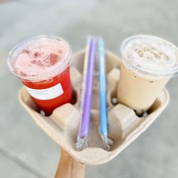 Mustache MilkTea - Very Strawberry Smoothie, Mustache Milk Tea