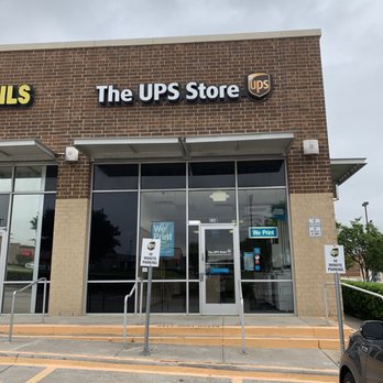 The UPS Store - Exterior with 10 minute parking - Shipping Centers Near Me - Carrollton, Texas The UPS Store - Exterior with 10 minute parking - Shipping Centers Near Me - Carrollton, Texas